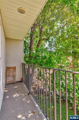 148 Oakwood Avenue A, Cliffside Park, NJ 07010