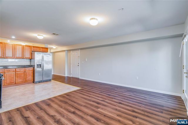 148 Oakwood Avenue A, Cliffside Park, NJ 07010