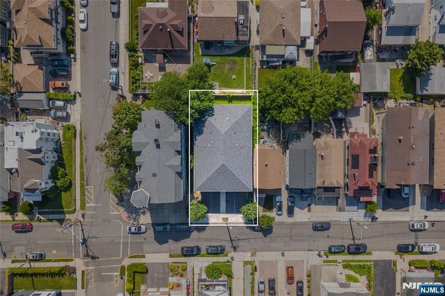 148 Oakwood Avenue A, Cliffside Park, NJ 07010
