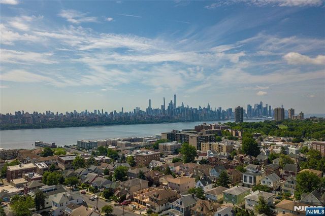 148 Oakwood Avenue A, Cliffside Park, NJ 07010