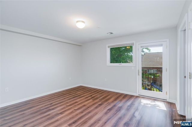 148 Oakwood Avenue A, Cliffside Park, NJ 07010