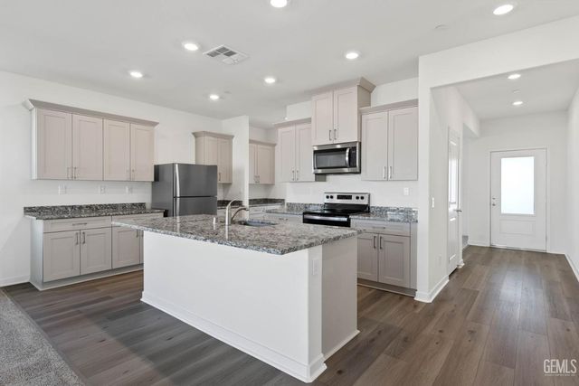 7911 Ita Palm Way, Bakersfield, CA 93313