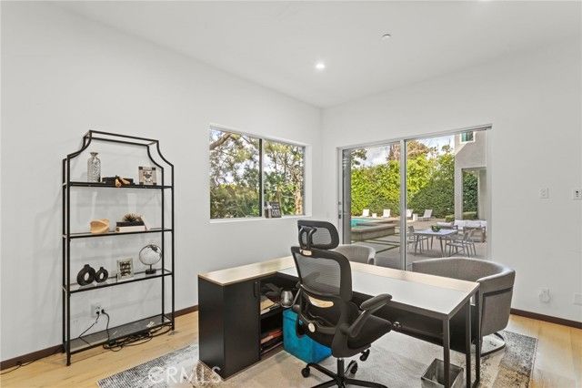 15641 Meadowgate, Los Angeles, CA 91436