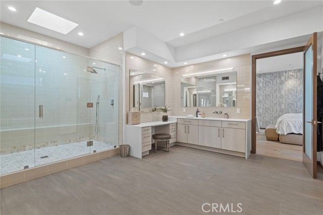 15641 Meadowgate, Los Angeles, CA 91436