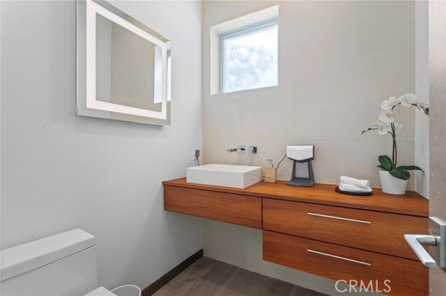 15641 Meadowgate, Los Angeles, CA 91436