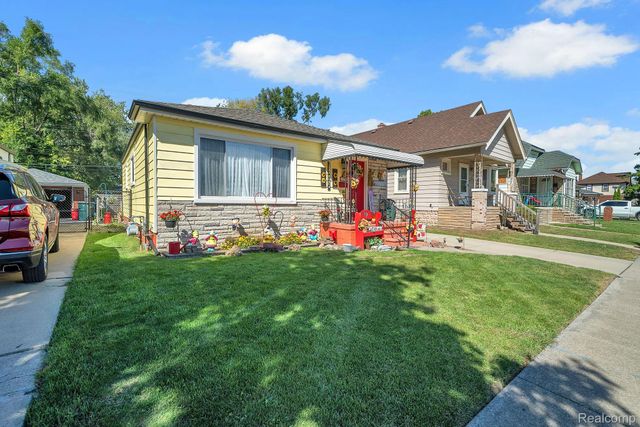 1582 Chandler Avenue, Lincoln Park, MI 48146