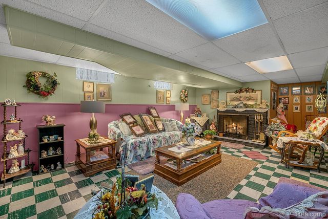 1582 Chandler Avenue, Lincoln Park, MI 48146