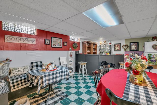 1582 Chandler Avenue, Lincoln Park, MI 48146