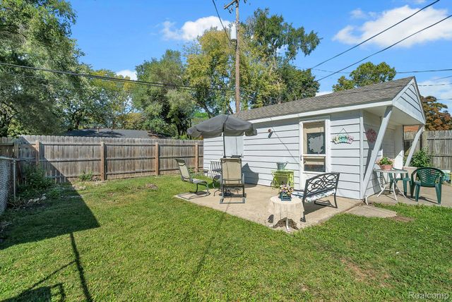 1582 Chandler Avenue, Lincoln Park, MI 48146