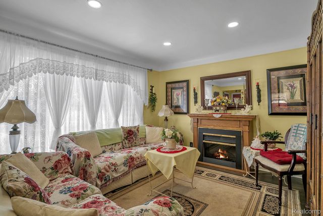 1582 Chandler Avenue, Lincoln Park, MI 48146