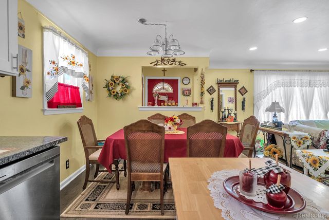 1582 Chandler Avenue, Lincoln Park, MI 48146