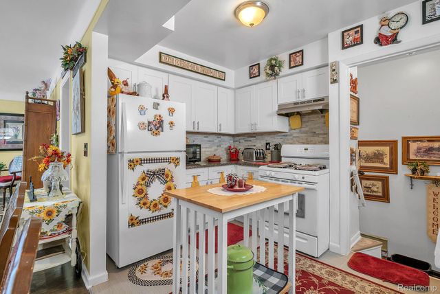 1582 Chandler Avenue, Lincoln Park, MI 48146