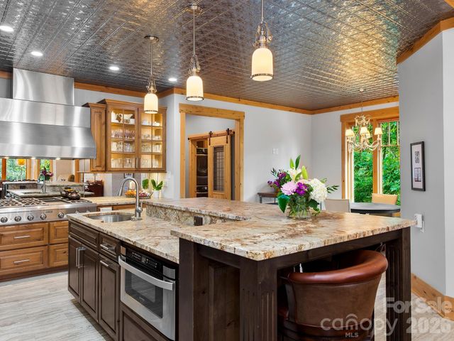 600 White Water Way, Marshall, NC 28753