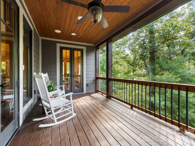 600 White Water Way, Marshall, NC 28753
