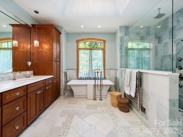 600 White Water Way, Marshall, NC 28753