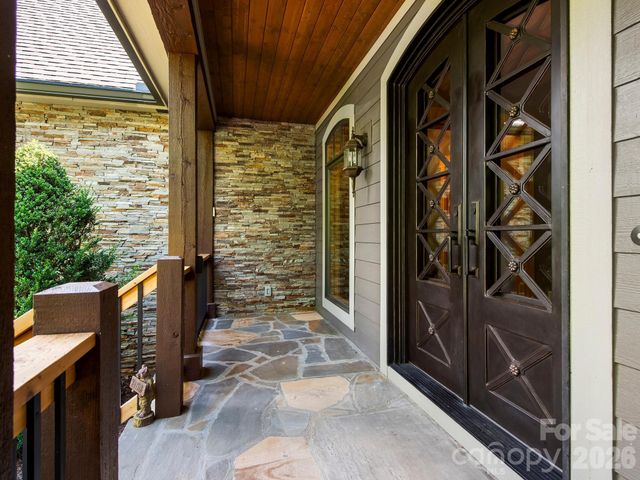 600 White Water Way, Marshall, NC 28753