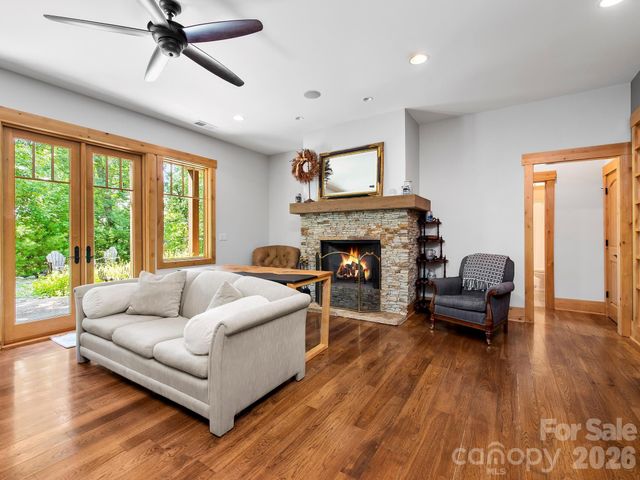600 White Water Way, Marshall, NC 28753