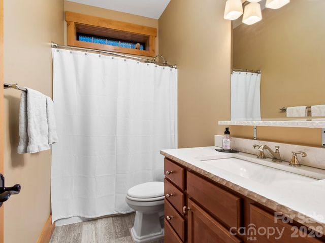 600 White Water Way, Marshall, NC 28753