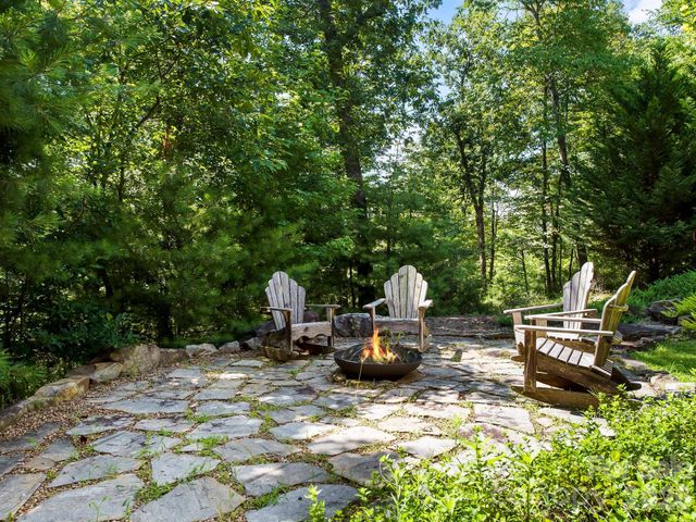 600 White Water Way, Marshall, NC 28753
