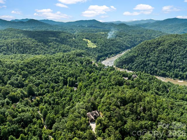 600 White Water Way, Marshall, NC 28753
