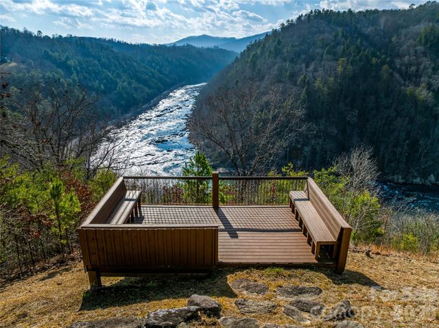 600 White Water Way, Marshall, NC 28753