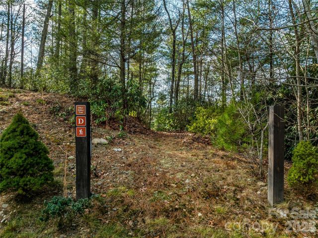 600 White Water Way, Marshall, NC 28753