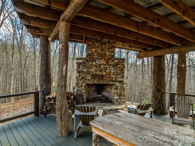600 White Water Way, Marshall, NC 28753