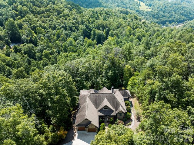 600 White Water Way, Marshall, NC 28753