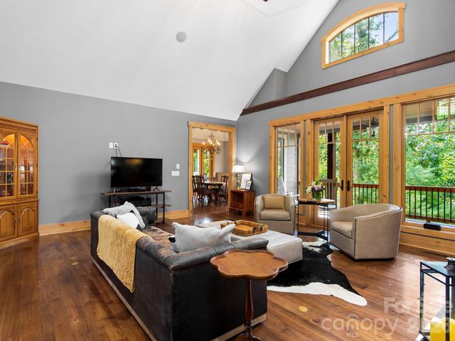 600 White Water Way, Marshall, NC 28753