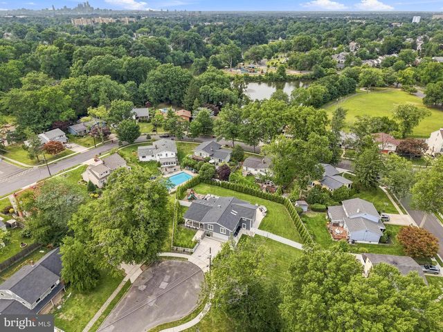14 HEDGEROW CT, Haddon Township, NJ 08107