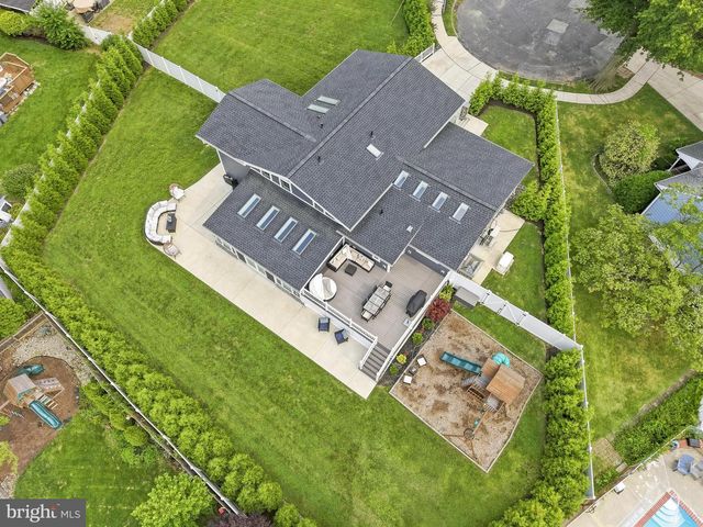 14 HEDGEROW CT, Haddon Township, NJ 08107