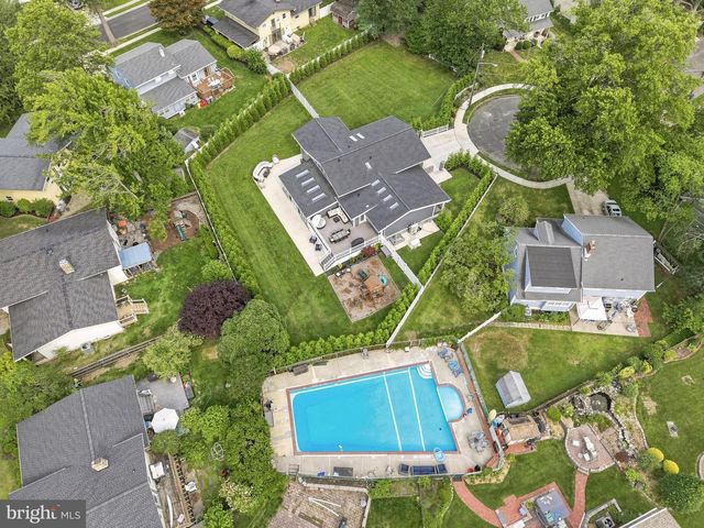 14 HEDGEROW CT, Haddon Township, NJ 08107