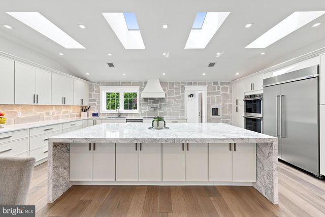 14 HEDGEROW CT, Haddon Township, NJ 08107