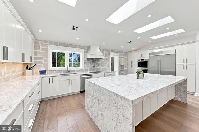14 HEDGEROW CT, Haddon Township, NJ 08107