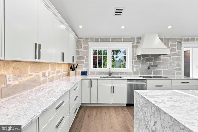 14 HEDGEROW CT, Haddon Township, NJ 08107