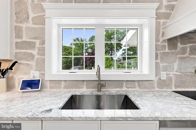 14 HEDGEROW CT, Haddon Township, NJ 08107