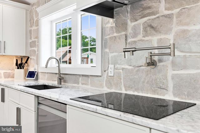 14 HEDGEROW CT, Haddon Township, NJ 08107