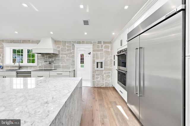 14 HEDGEROW CT, Haddon Township, NJ 08107