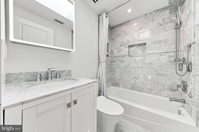 14 HEDGEROW CT, Haddon Township, NJ 08107
