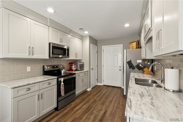 16010 Lake Hills, Northport, AL 35475