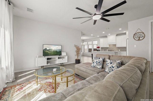 9329 TRESTLE CRK, San Antonio, TX 78254