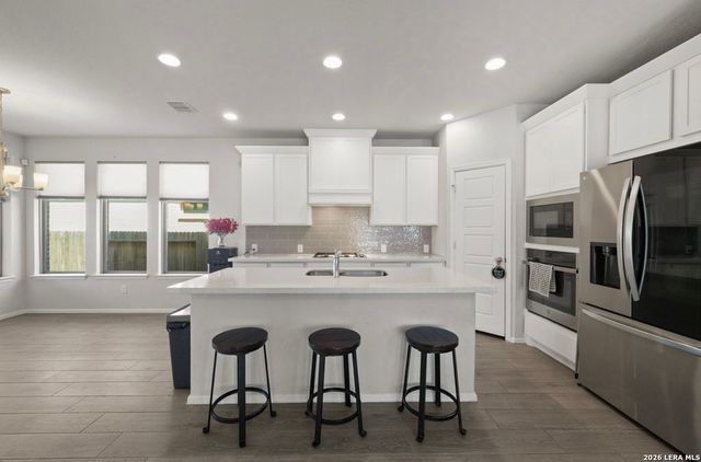 9329 TRESTLE CRK, San Antonio, TX 78254