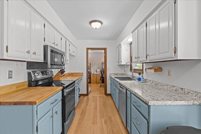 147 Browns Trace, Jericho, VT 05465