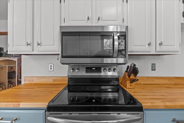 147 Browns Trace, Jericho, VT 05465