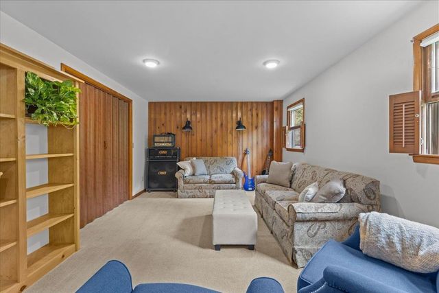 147 Browns Trace, Jericho, VT 05465