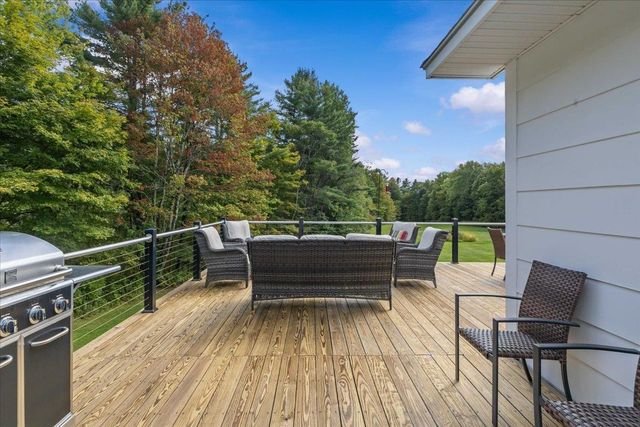 147 Browns Trace, Jericho, VT 05465