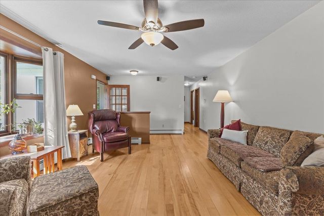 147 Browns Trace, Jericho, VT 05465