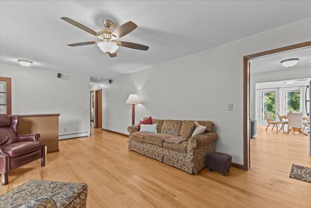147 Browns Trace, Jericho, VT 05465