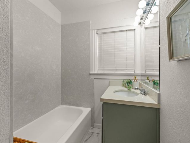 262 262 W Lowell Ave, Tracy, CA 95376