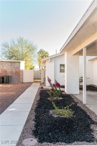 3930 Calle Esquina, Las Vegas, NV 89103